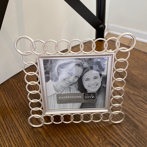 Expressions metal circles picture Frame - Picture 1 of 3